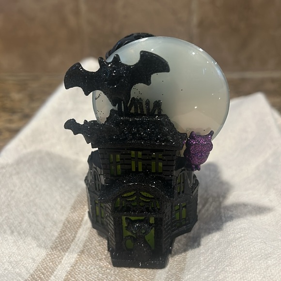 Bath and body works wallflower plug in nightlight. Haunted House - Picture 2 of 3